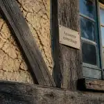 Mur colombage : façade bois et torchis