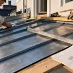 Pente toiture zinc avec joint debout sur faible pente, chantier couvreur